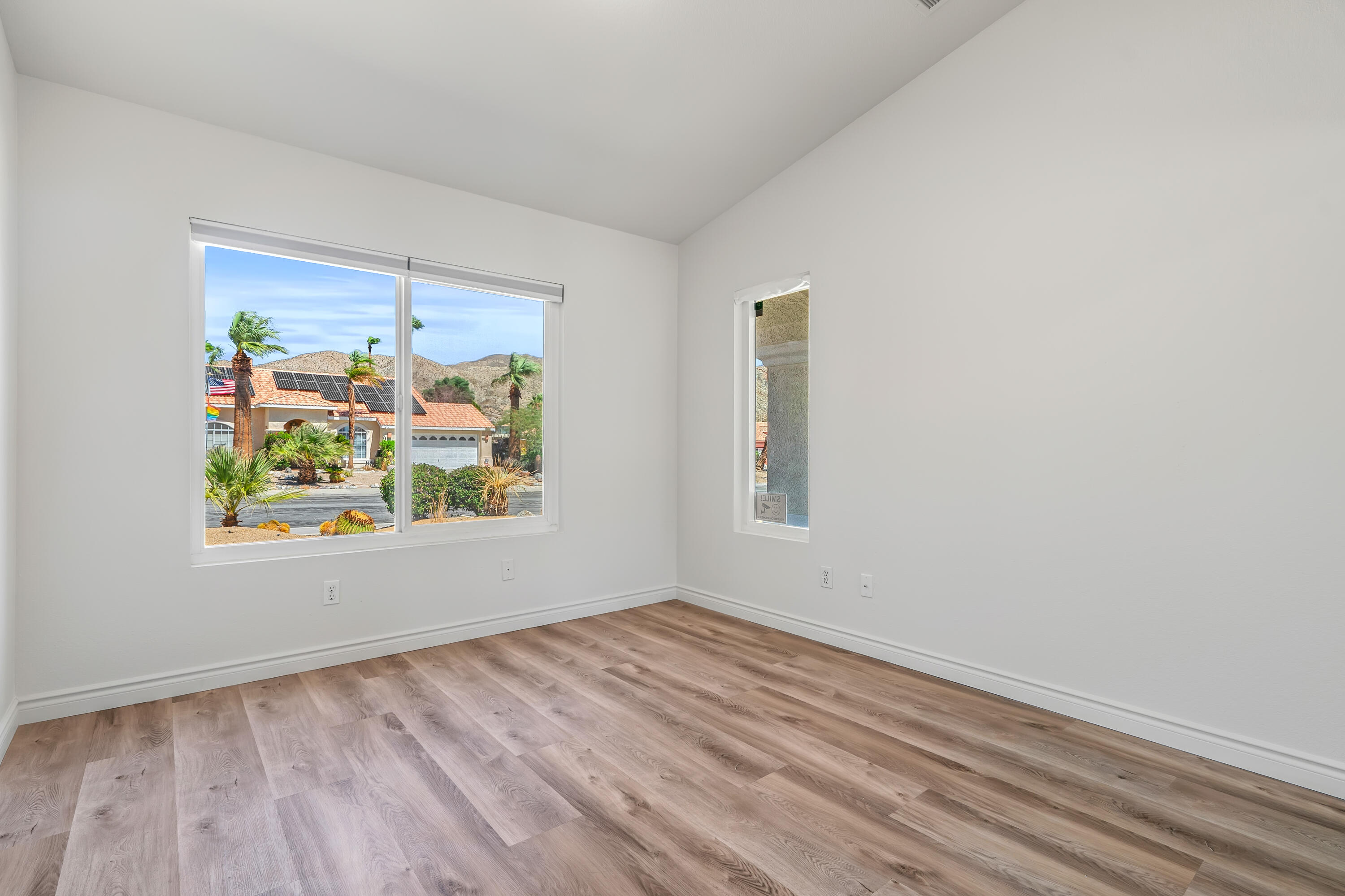 Desert Hot Springs, California 92240, United States, 3 Bedrooms Bedrooms, ,2 BathroomsBathrooms,Residential,Pending,210669