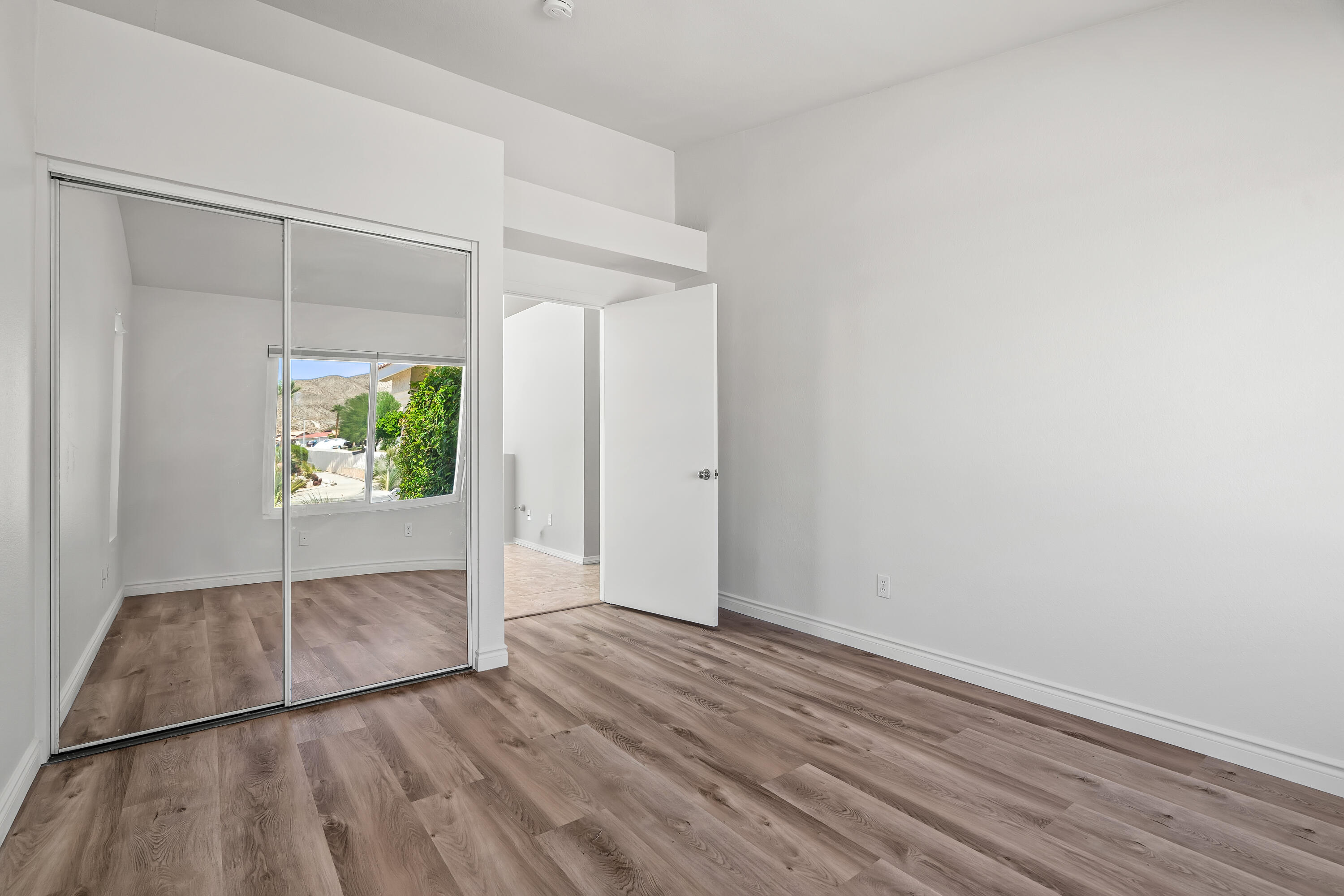 Desert Hot Springs, California 92240, United States, 3 Bedrooms Bedrooms, ,2 BathroomsBathrooms,Residential,Pending,210669