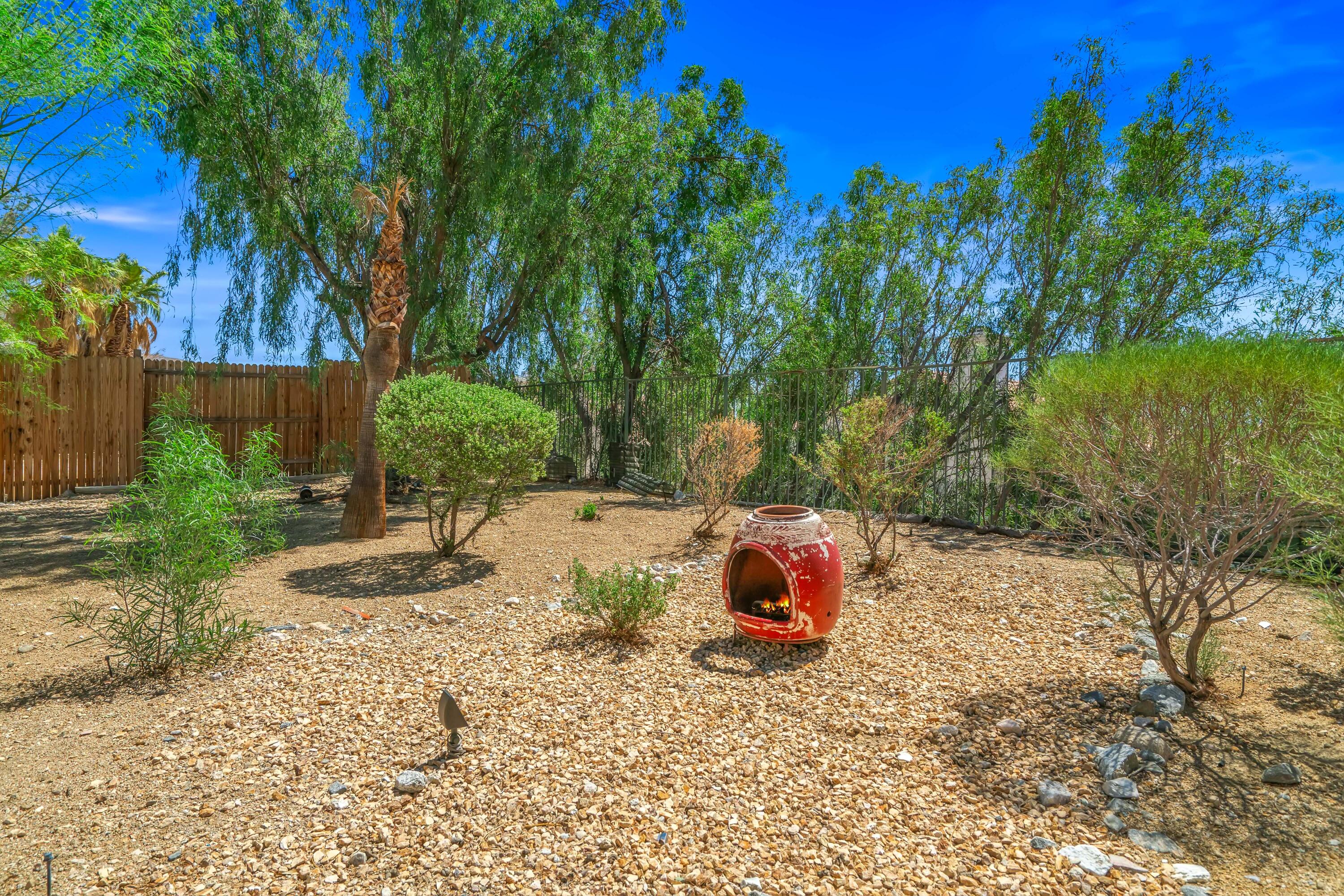 Desert Hot Springs, California 92240, United States, 3 Bedrooms Bedrooms, ,2 BathroomsBathrooms,Residential,Pending,210669