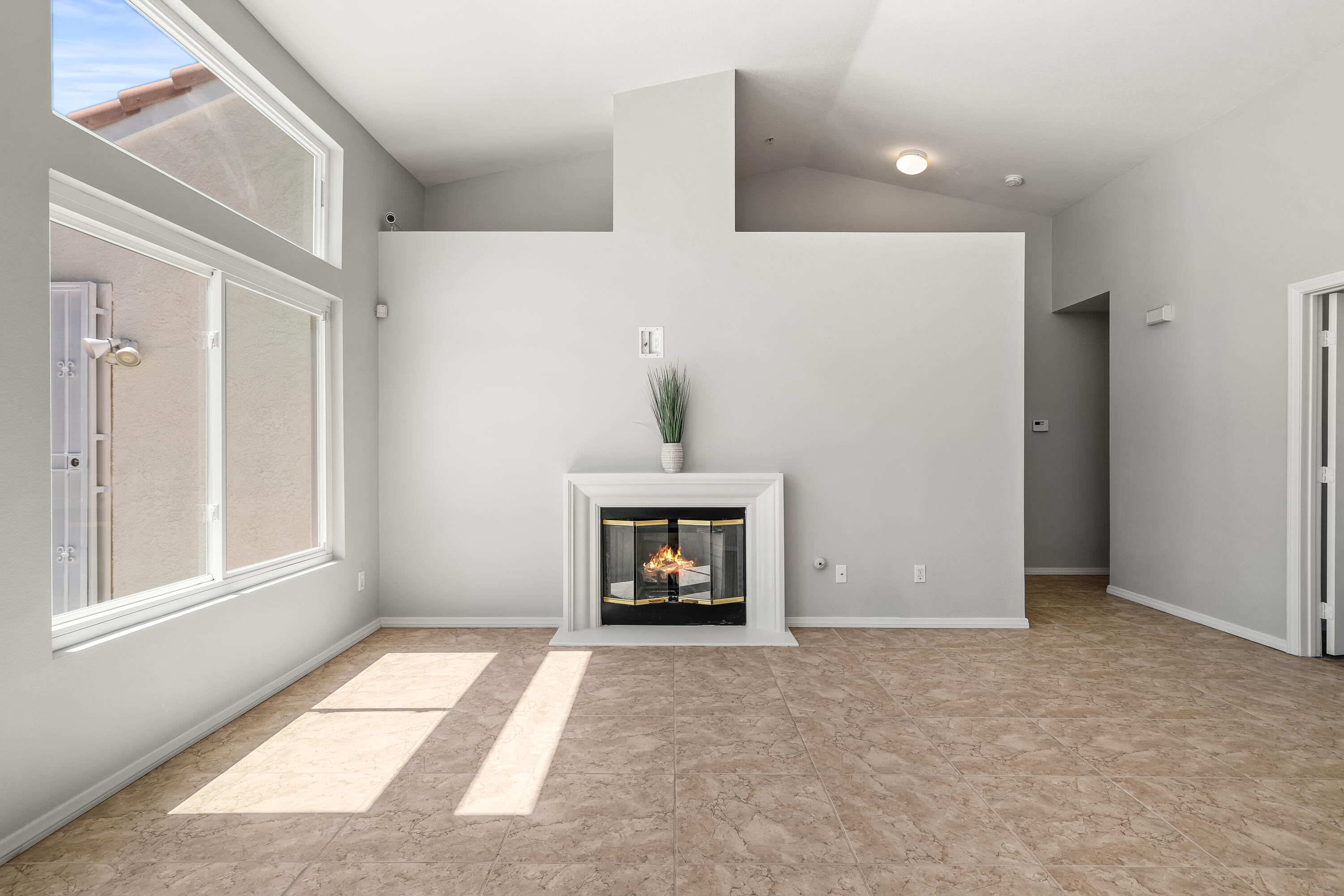 Desert Hot Springs, California 92240, United States, 3 Bedrooms Bedrooms, ,2 BathroomsBathrooms,Residential,Pending,210669