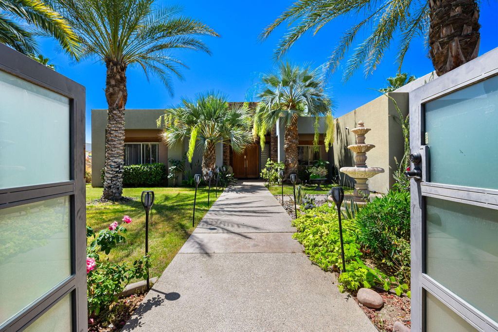 Photo of 78515 Avenida Ultimo, La Quinta, CA 92253 (MLS # 219136566)