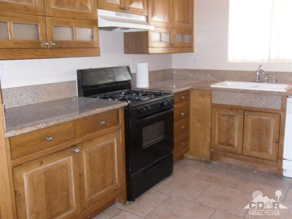 listing image 10991434925159052591