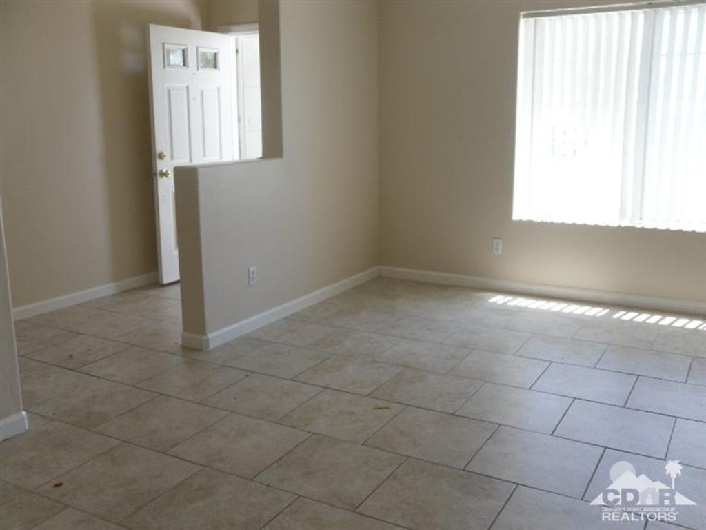 listing image 10991253472794965779
