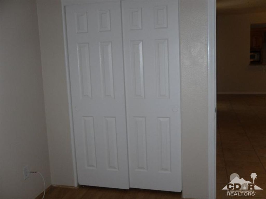 listing image 10997169389680664296
