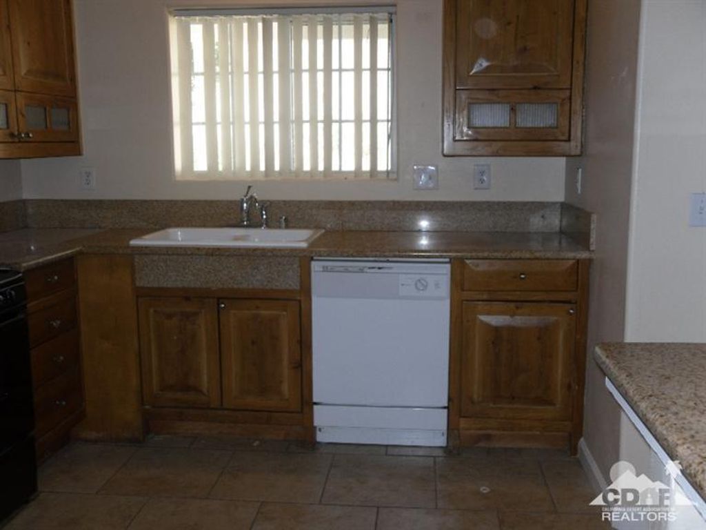 listing image 10999788398716787841