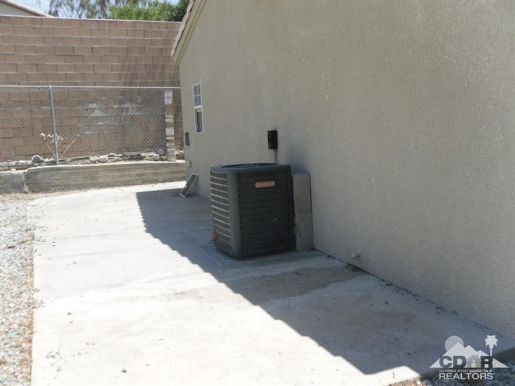 listing image 10991677195797628102