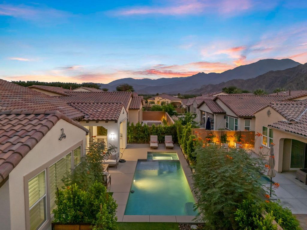 Photo of 51833 Via Santero, La Quinta, CA 92253 (MLS # 219147330)