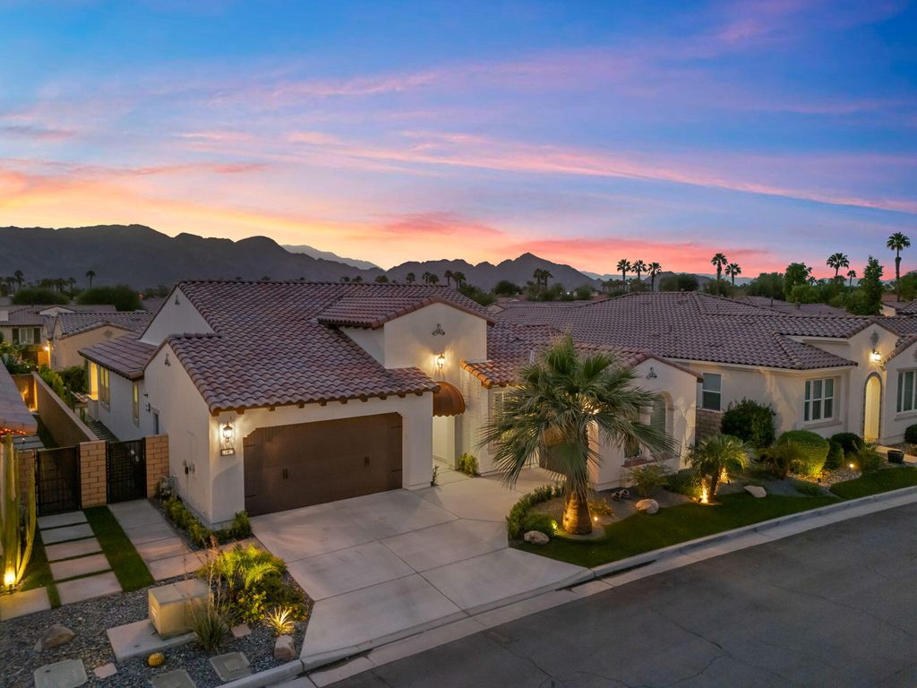 Photo of 51833 Via Santero, La Quinta, CA 92253 (MLS # 219147330)