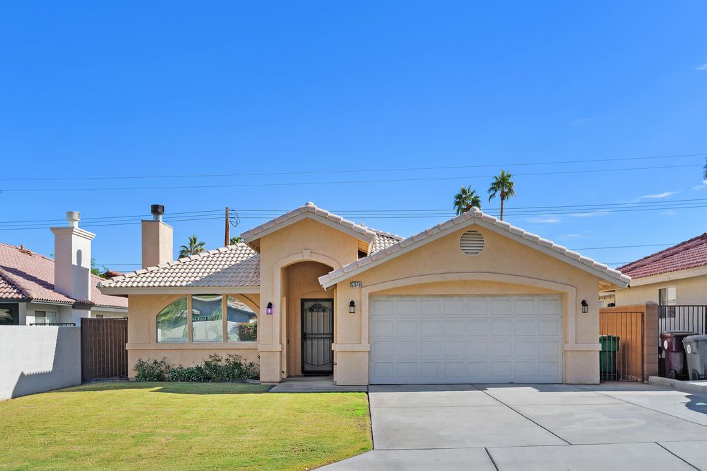 Photo of 51840 Avenida Madero, La Quinta, CA 92253 (MLS # 219139609)