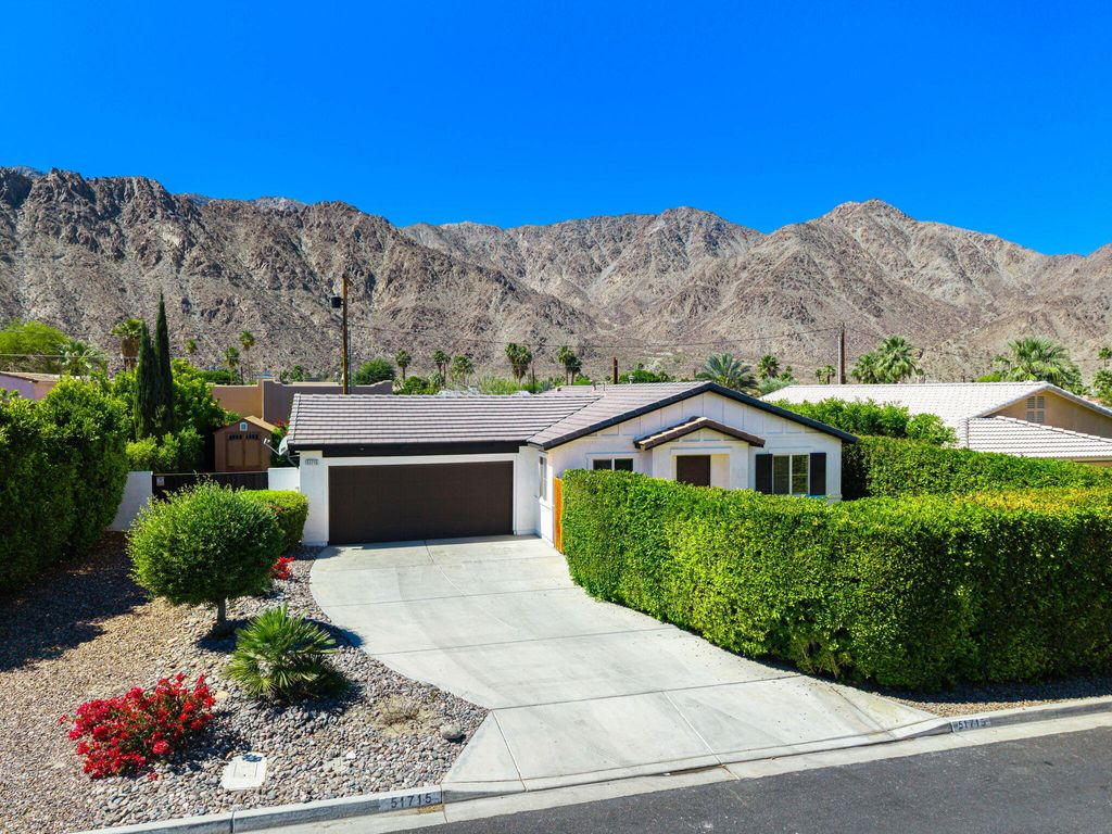 Photo of 51715 Avenida Obregon, La Quinta, CA 92253 (MLS # 219145165)