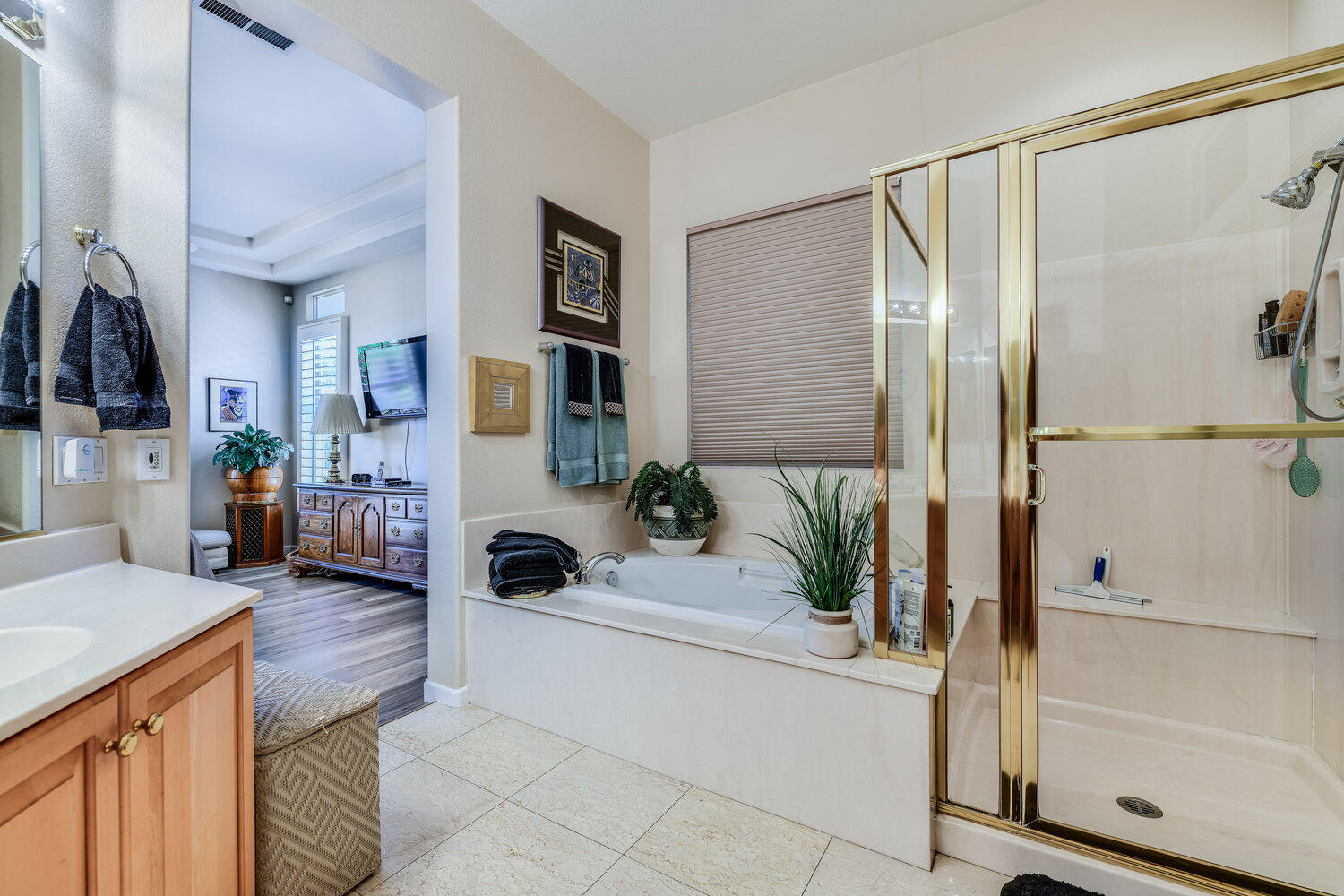 Indio, California 92201, United States, 3 Bedrooms Bedrooms, ,2 BathroomsBathrooms,Residential,Active,241413