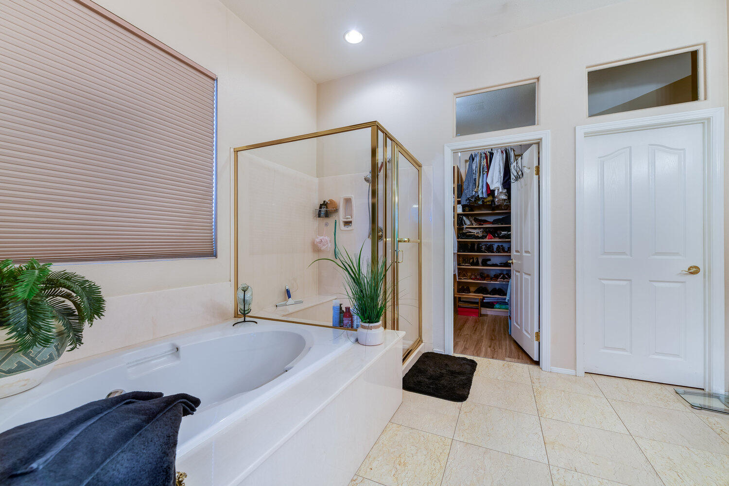 Indio, California 92201, United States, 3 Bedrooms Bedrooms, ,2 BathroomsBathrooms,Residential,Active,241413