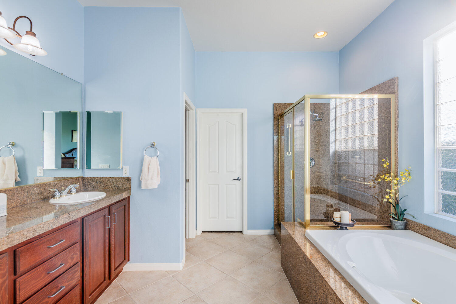 Indio, California 92201, United States, 2 Bedrooms Bedrooms, ,2 BathroomsBathrooms,Residential,Active,243441