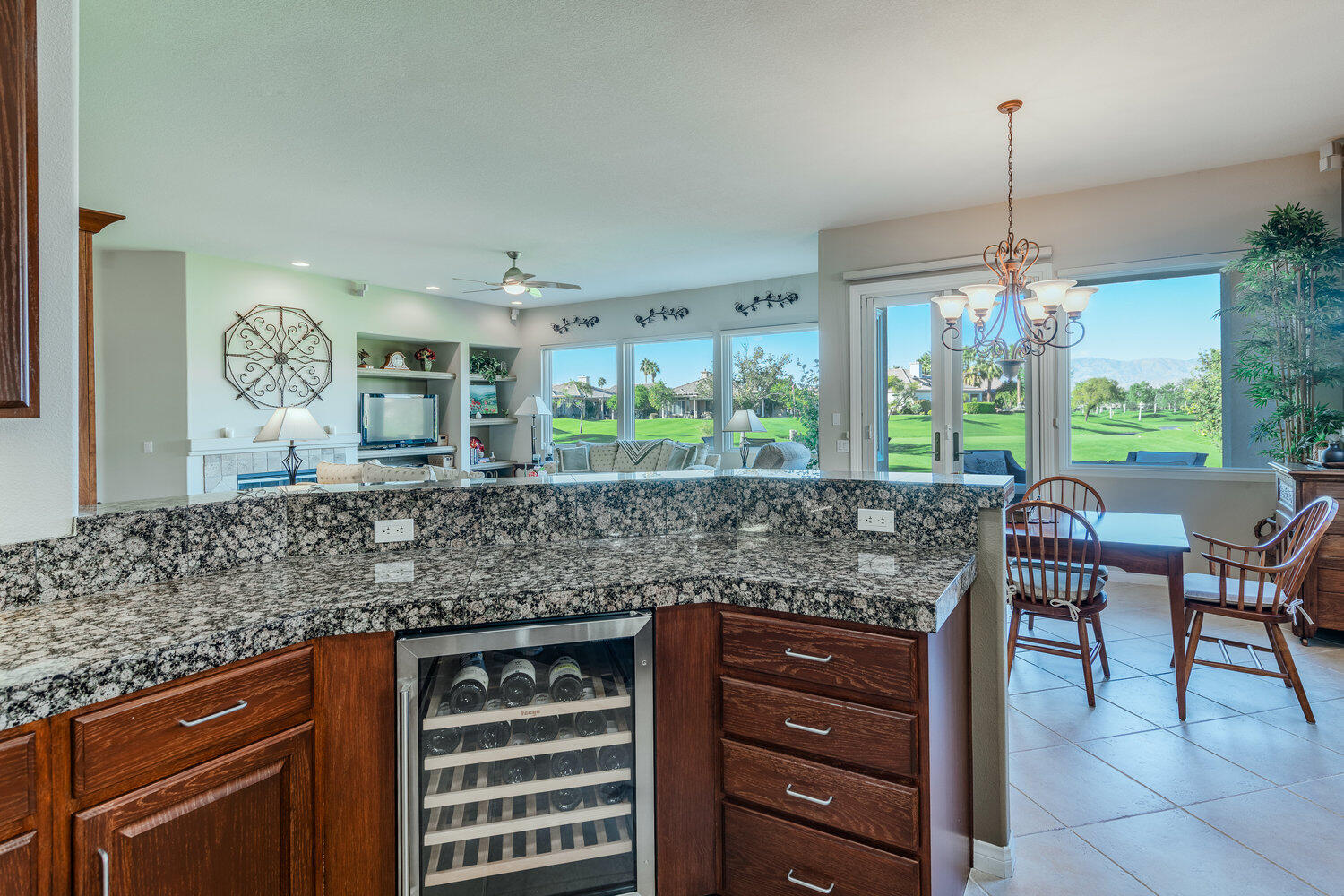 Indio, California 92201, United States, 2 Bedrooms Bedrooms, ,2 BathroomsBathrooms,Residential,Active,243441