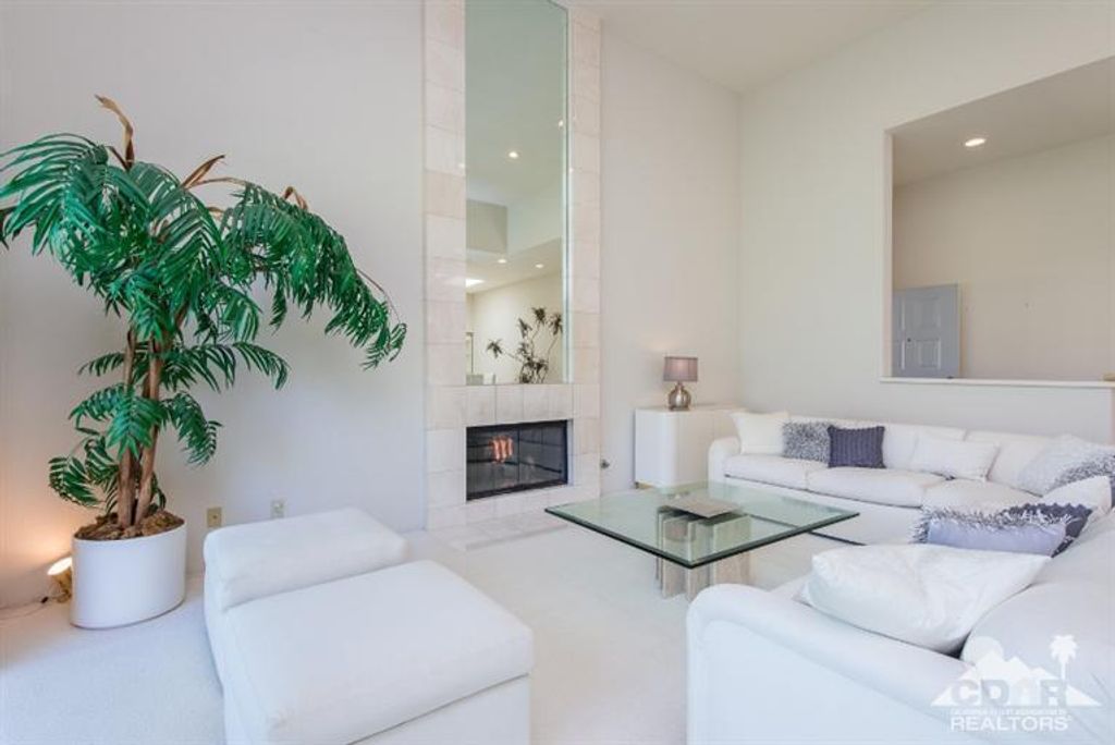 listing image 10998108975592755639
