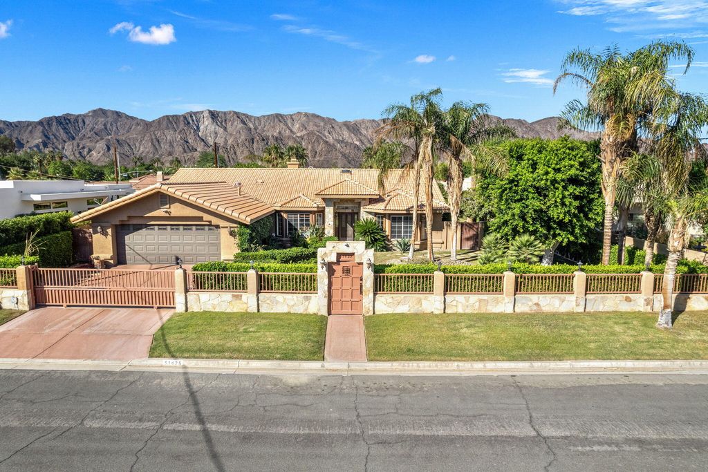 Photo of 51425 Calle Quito, La Quinta, CA 92253 (MLS # 219137452)