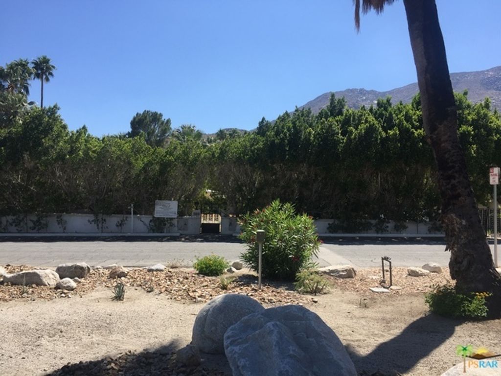 listing image 10998407813114648172