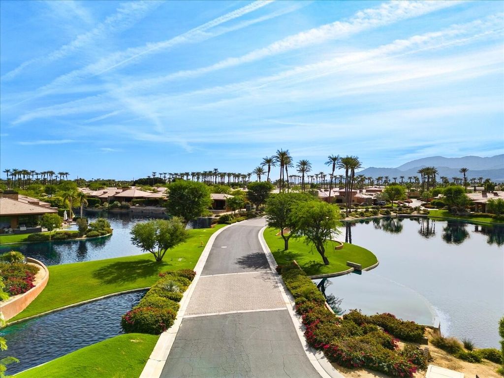 Photo of 50185 Via Simpatico, La Quinta, CA 92253 (MLS # 219130289)