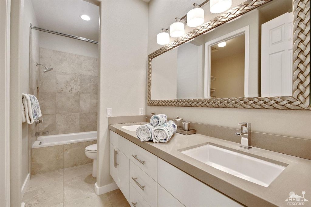 listing image 10993070887878535538