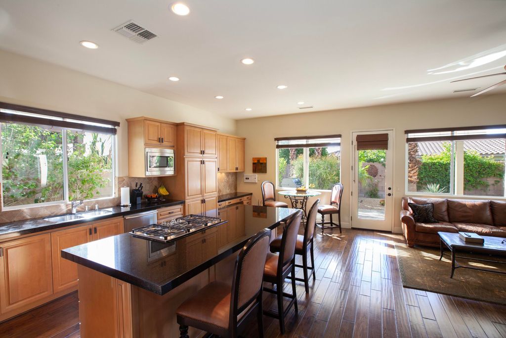 listing image 10996444655575689109