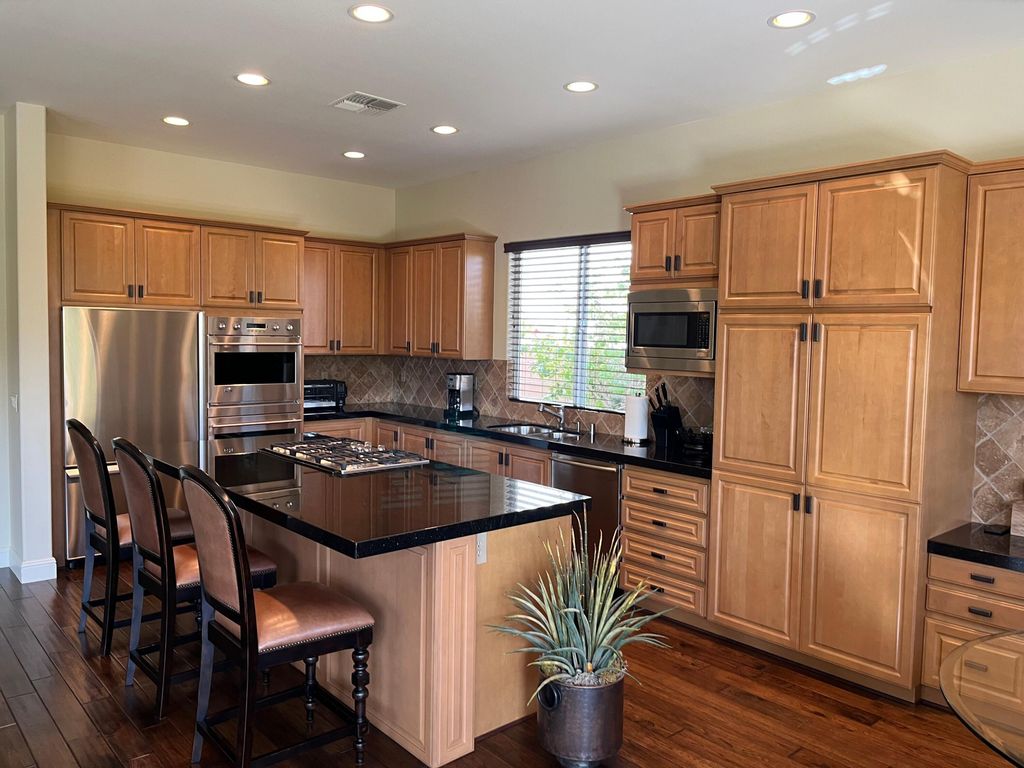 listing image 10999247127011242715