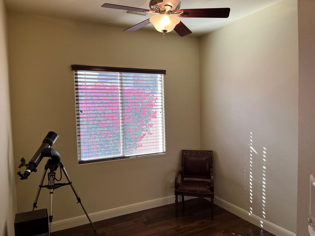 listing image 10998531438393294679