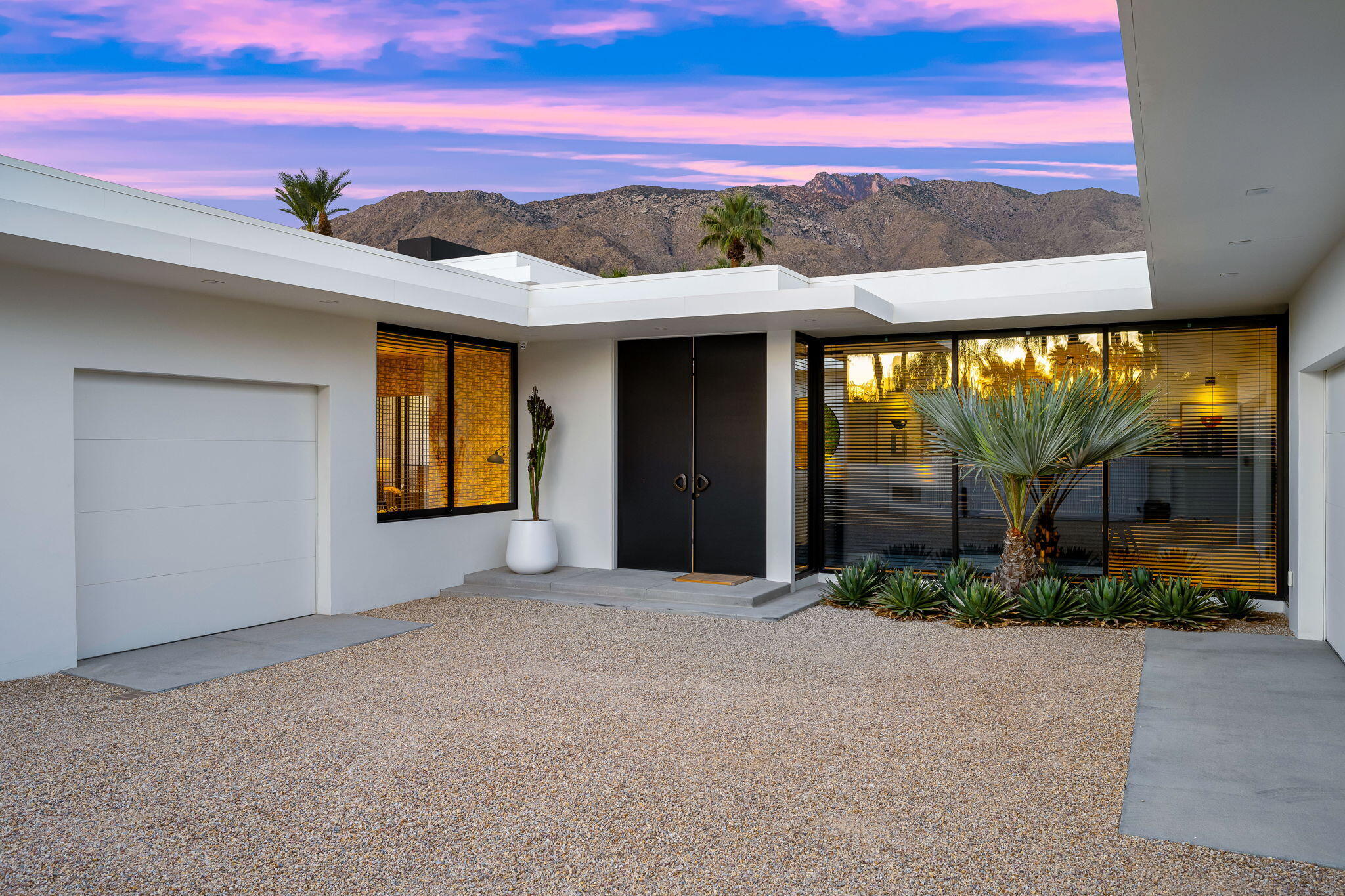 Palm Springs, California 92262, United States, 4 Bedrooms Bedrooms, ,4 BathroomsBathrooms,Residential,Active,20240