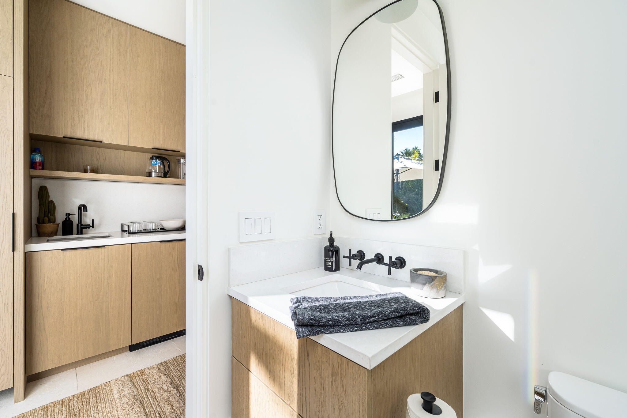 Palm Springs, California 92262, United States, 4 Bedrooms Bedrooms, ,4 BathroomsBathrooms,Residential,Active,20240