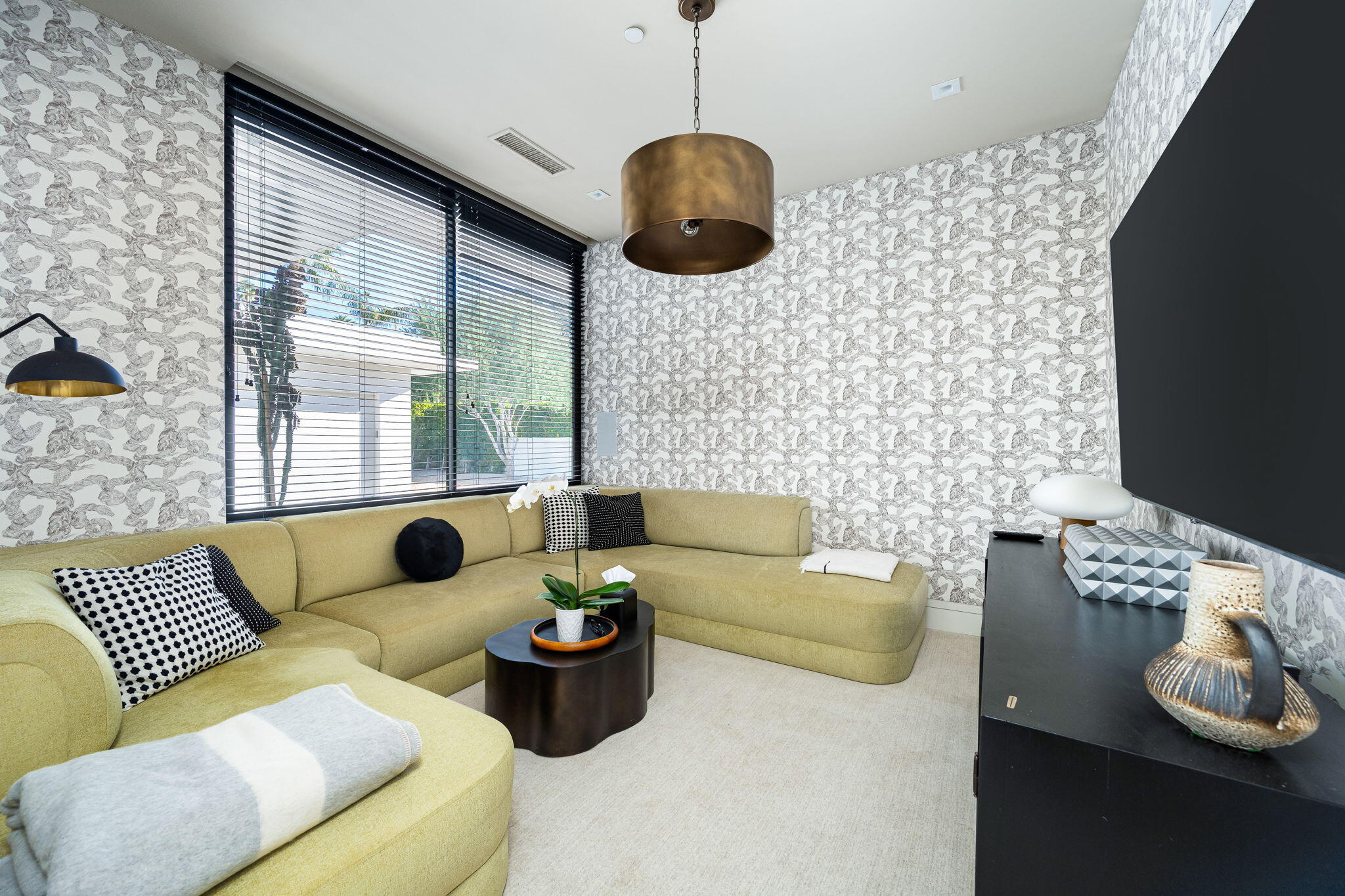 Palm Springs, California 92262, United States, 4 Bedrooms Bedrooms, ,4 BathroomsBathrooms,Residential,Active,20240