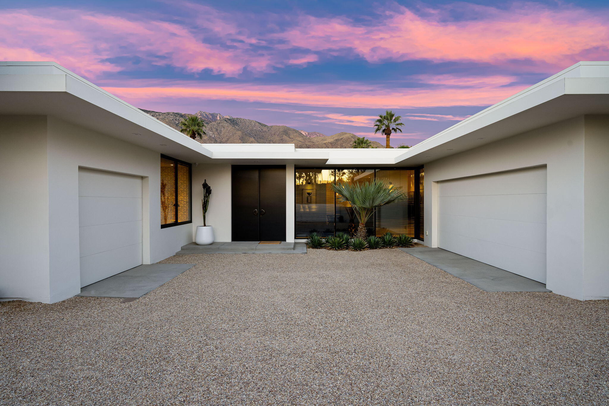 Palm Springs, California 92262, United States, 4 Bedrooms Bedrooms, ,4 BathroomsBathrooms,Residential,Active,20240
