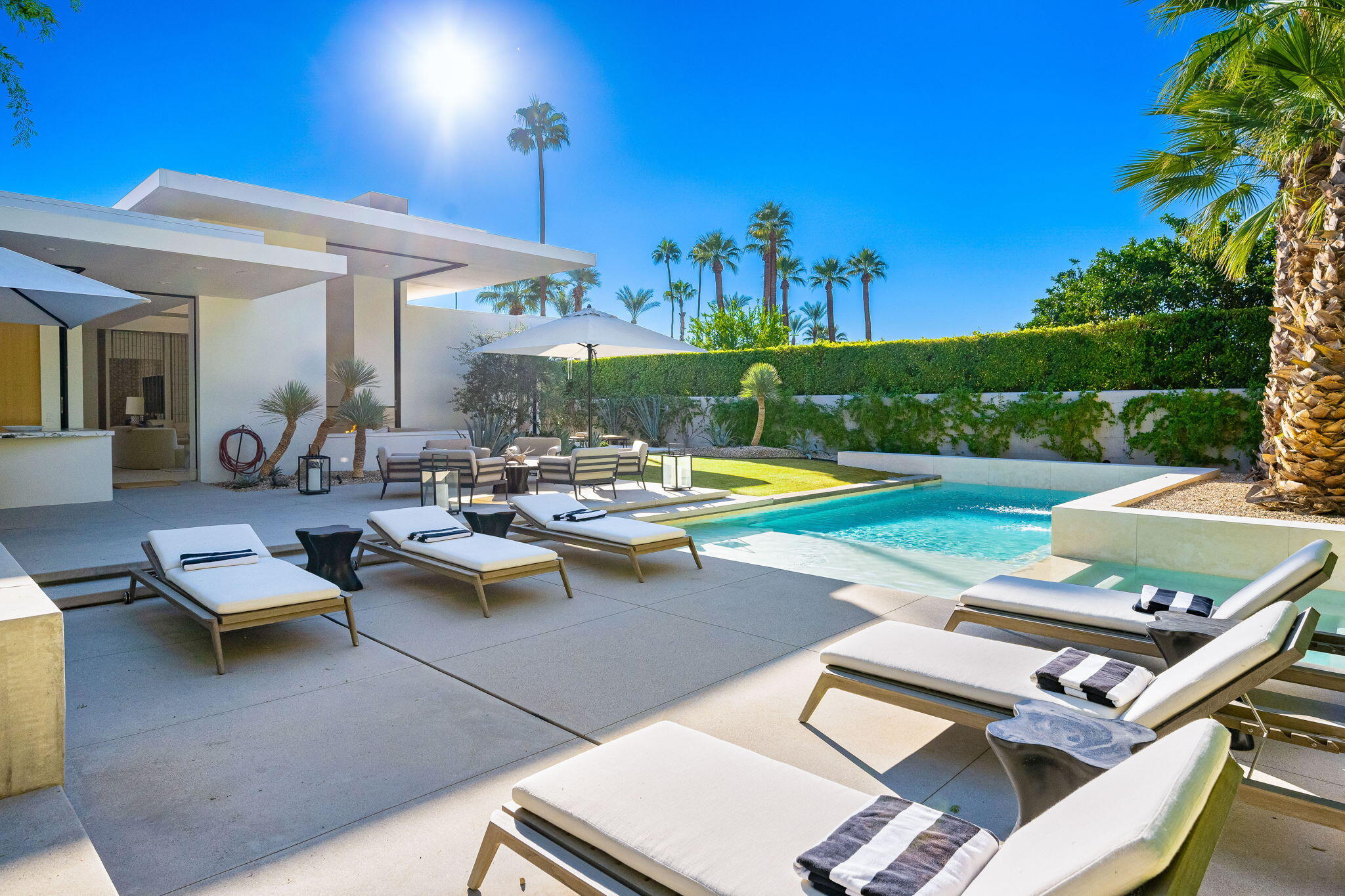Palm Springs, California 92262, United States, 4 Bedrooms Bedrooms, ,4 BathroomsBathrooms,Residential,Active,20240