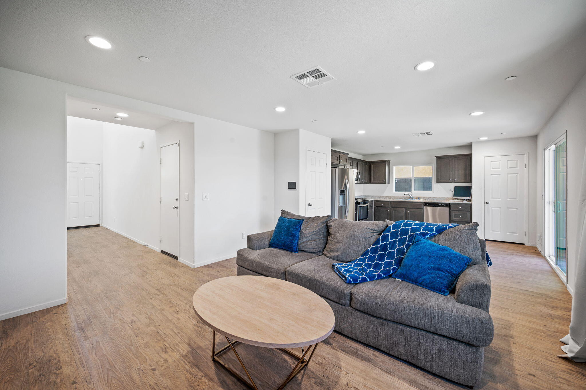 Coachella, California 92236, United States, 3 Bedrooms Bedrooms, ,3 BathroomsBathrooms,Residential,Pending,130318