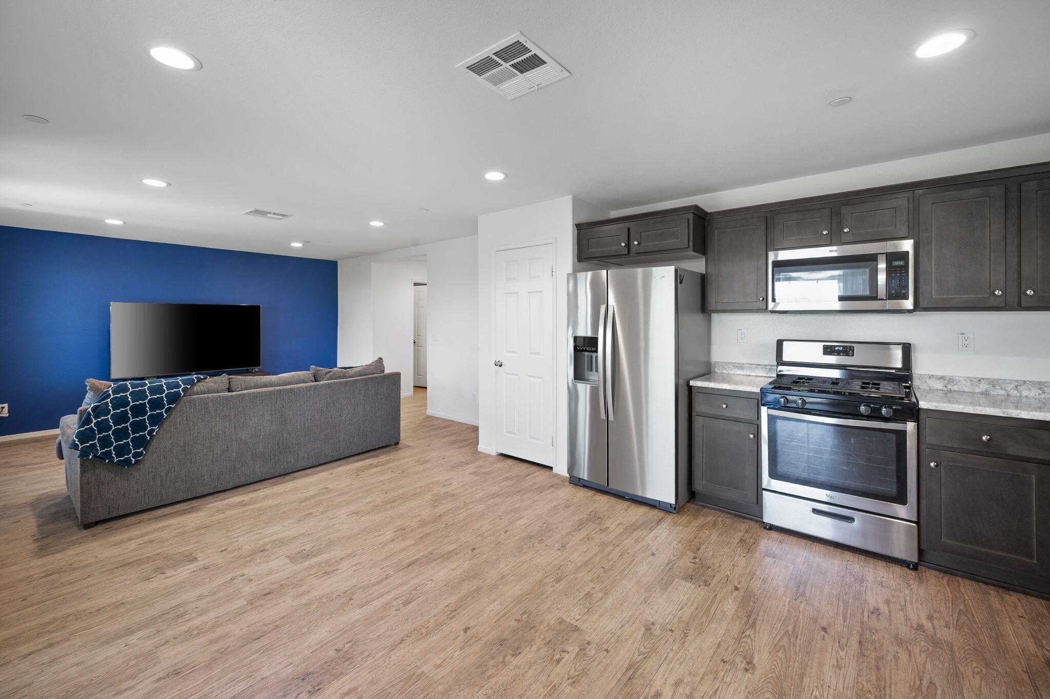 Coachella, California 92236, United States, 3 Bedrooms Bedrooms, ,3 BathroomsBathrooms,Residential,Pending,130318