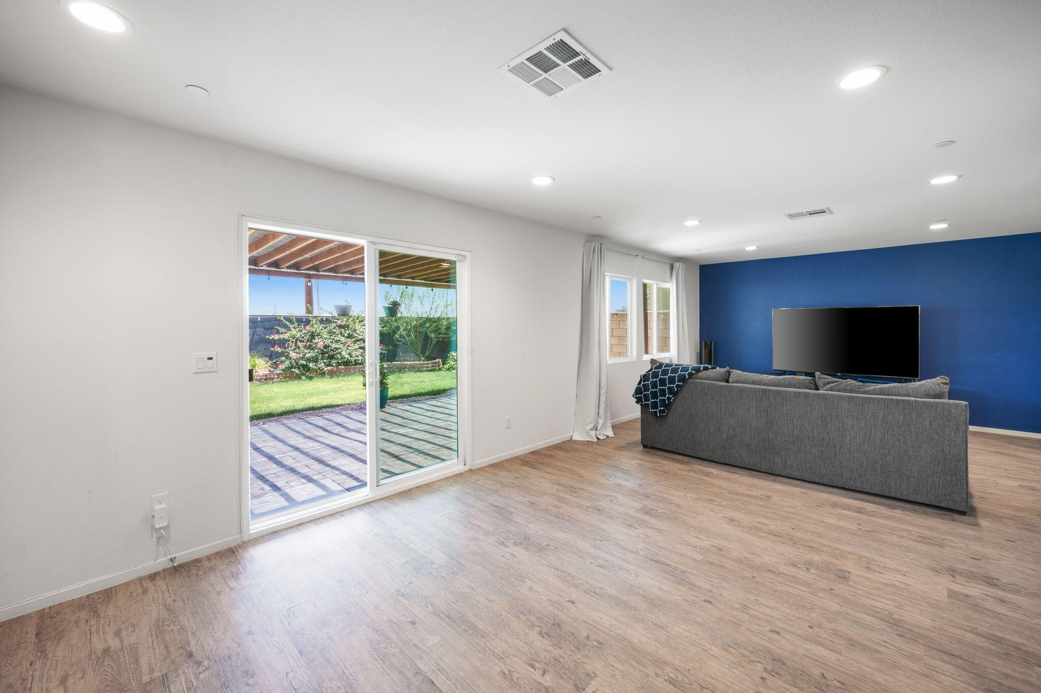 Coachella, California 92236, United States, 3 Bedrooms Bedrooms, ,3 BathroomsBathrooms,Residential,Pending,130318