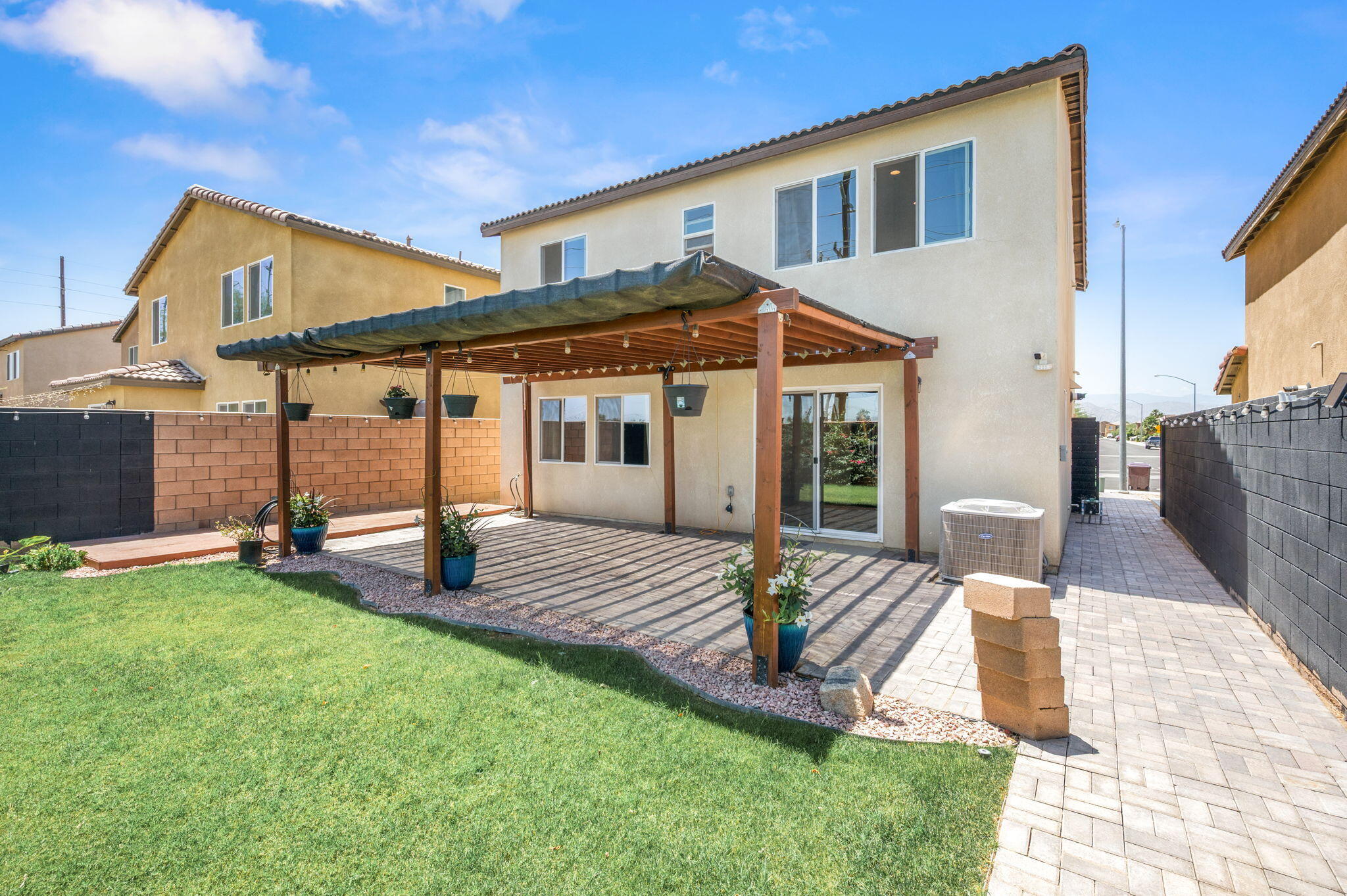 Coachella, California 92236, United States, 3 Bedrooms Bedrooms, ,3 BathroomsBathrooms,Residential,Pending,130318