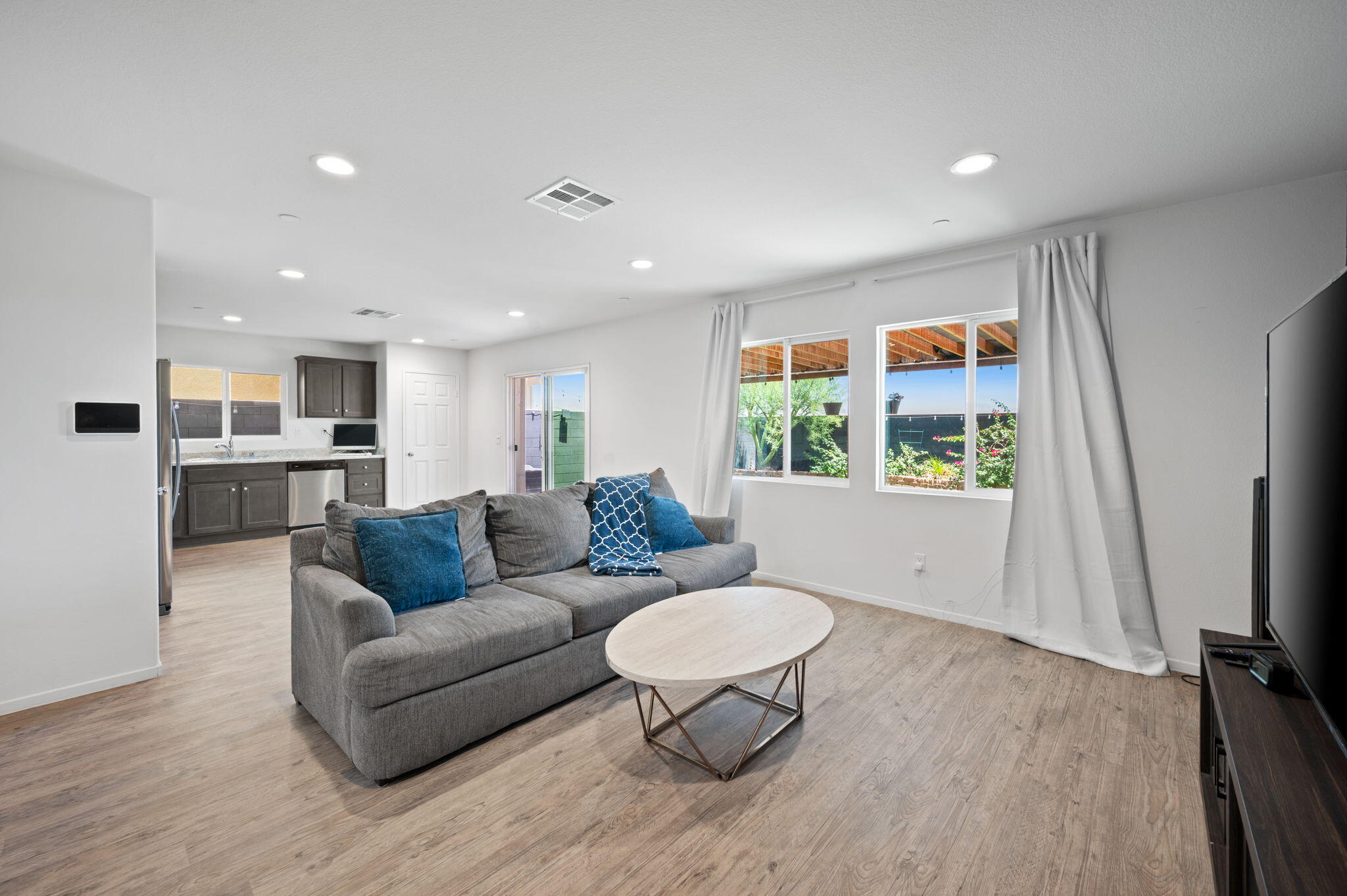 Coachella, California 92236, United States, 3 Bedrooms Bedrooms, ,3 BathroomsBathrooms,Residential,Pending,130318