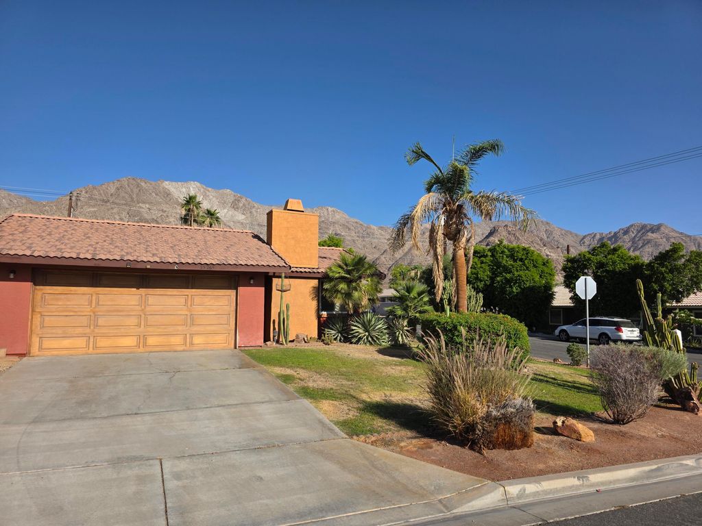 Photo of 53265 Avenida Obregon, La Quinta, CA 92253 (MLS # 219131696)
