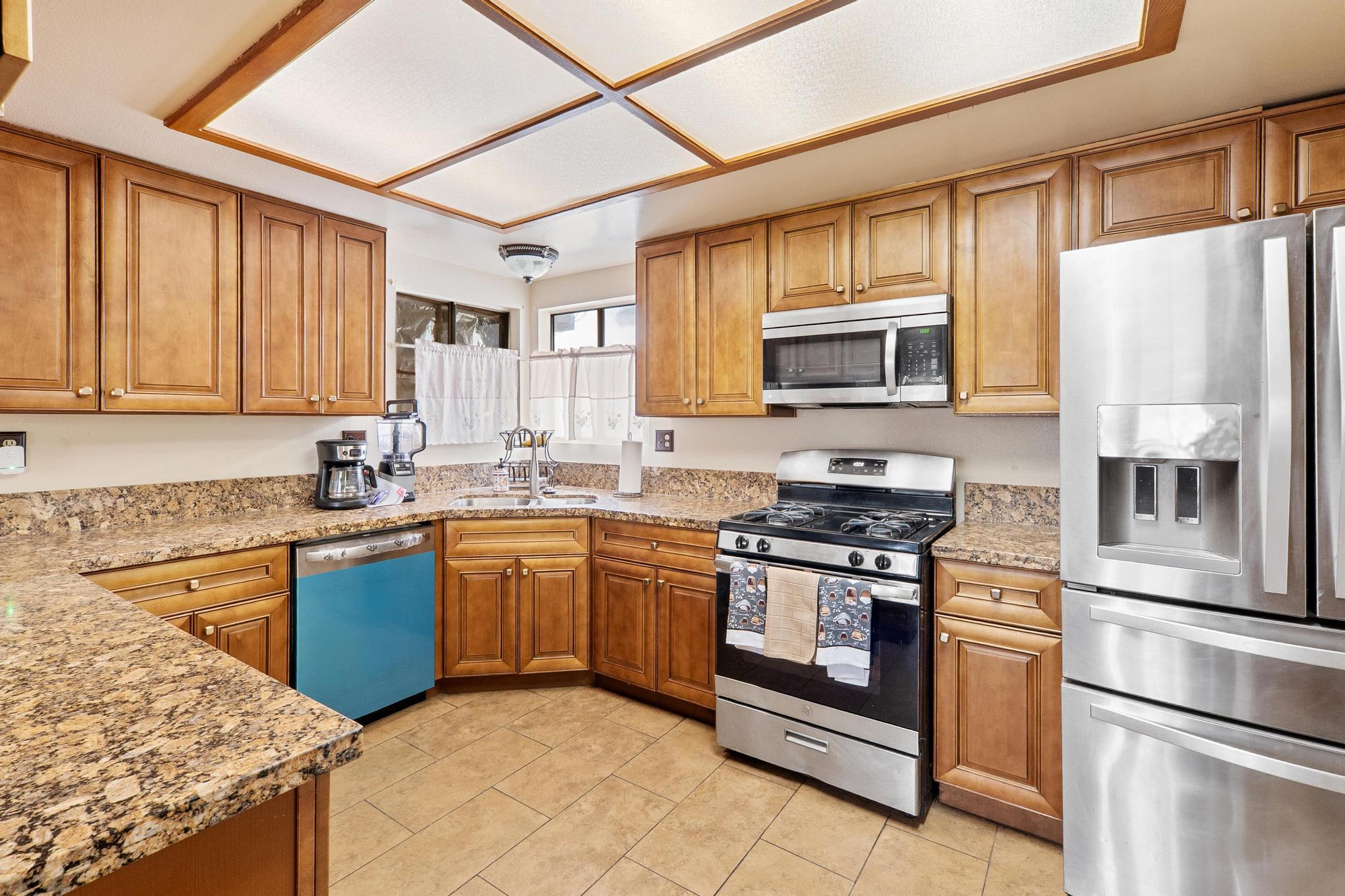 Fontana, California 92336, United States, 3 Bedrooms Bedrooms, ,2 BathroomsBathrooms,Residential,Active,91765