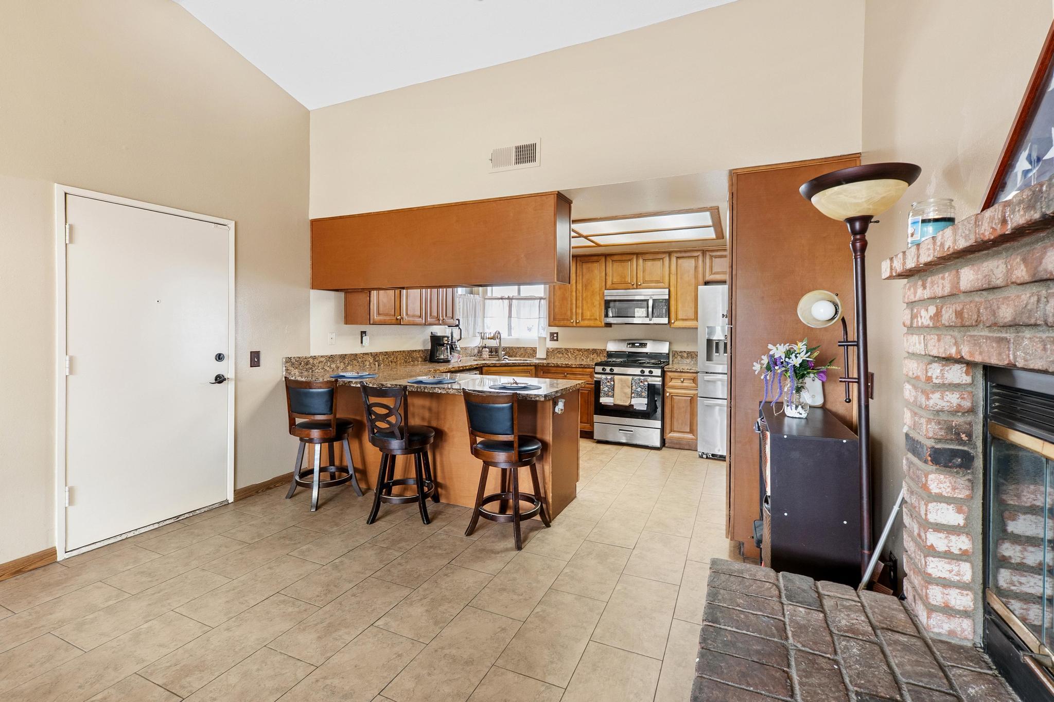 Fontana, California 92336, United States, 3 Bedrooms Bedrooms, ,2 BathroomsBathrooms,Residential,Active,91765