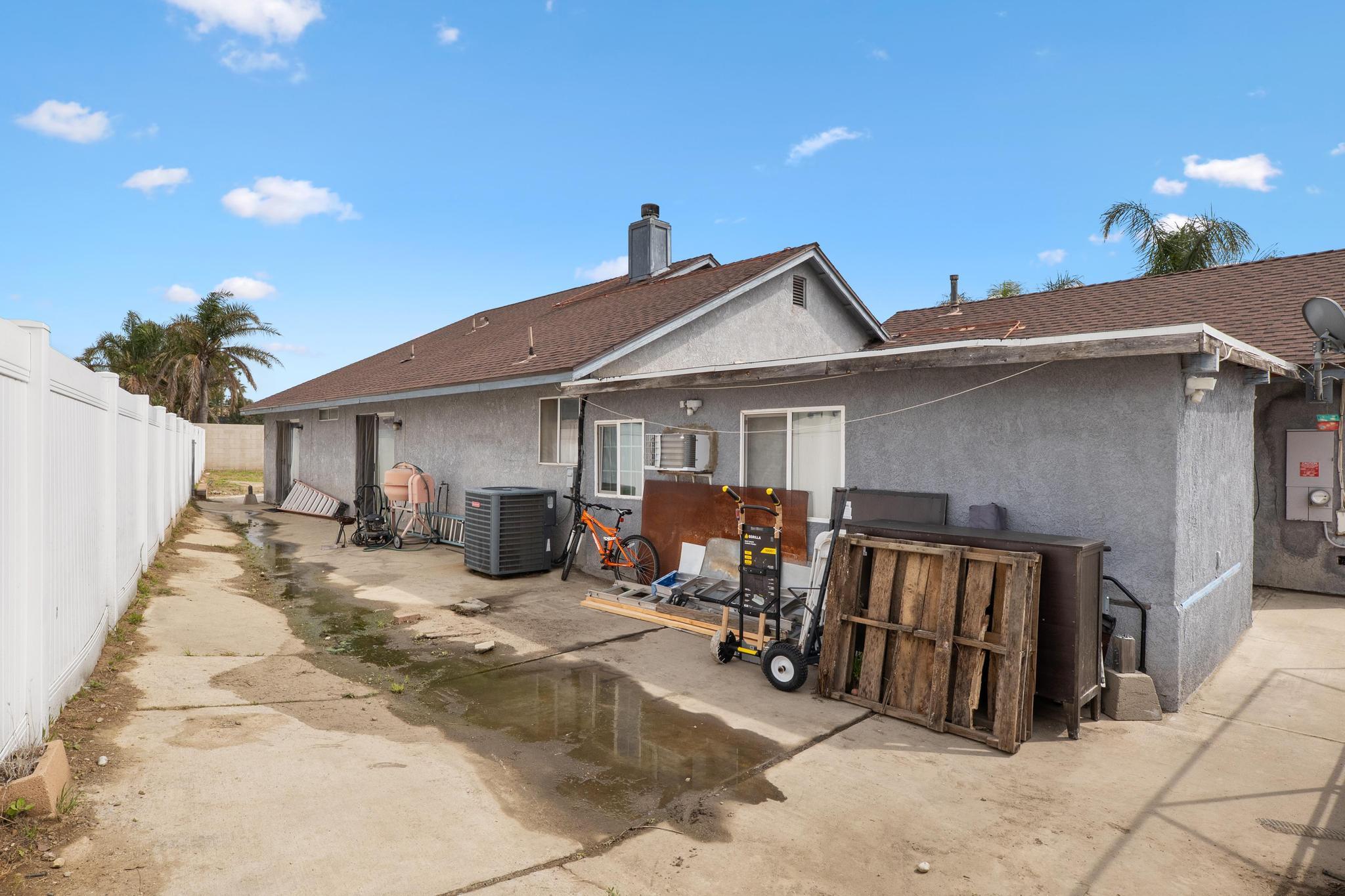 Fontana, California 92336, United States, 3 Bedrooms Bedrooms, ,2 BathroomsBathrooms,Residential,Active,91765