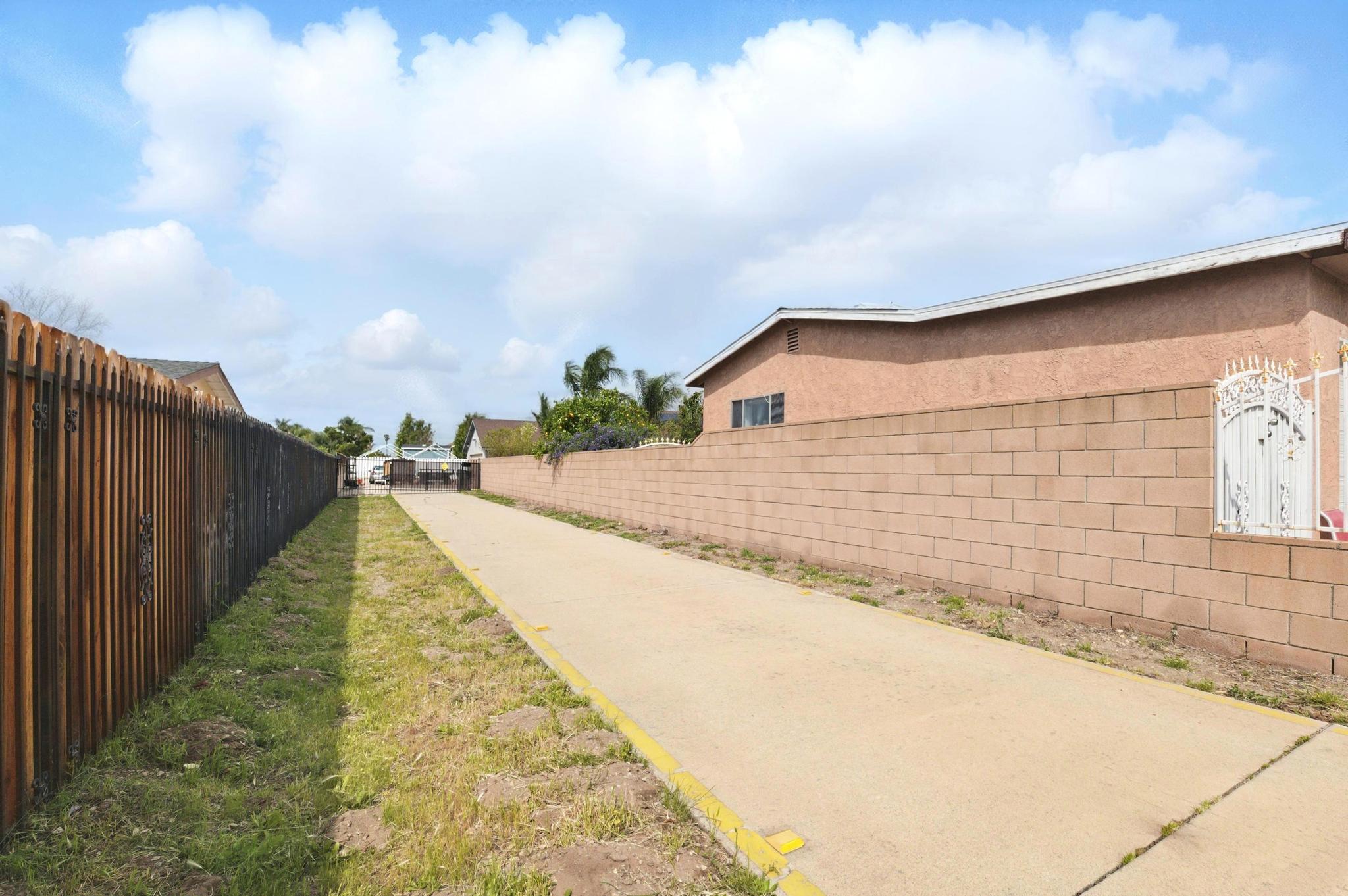 Fontana, California 92336, United States, 3 Bedrooms Bedrooms, ,2 BathroomsBathrooms,Residential,Active,91765