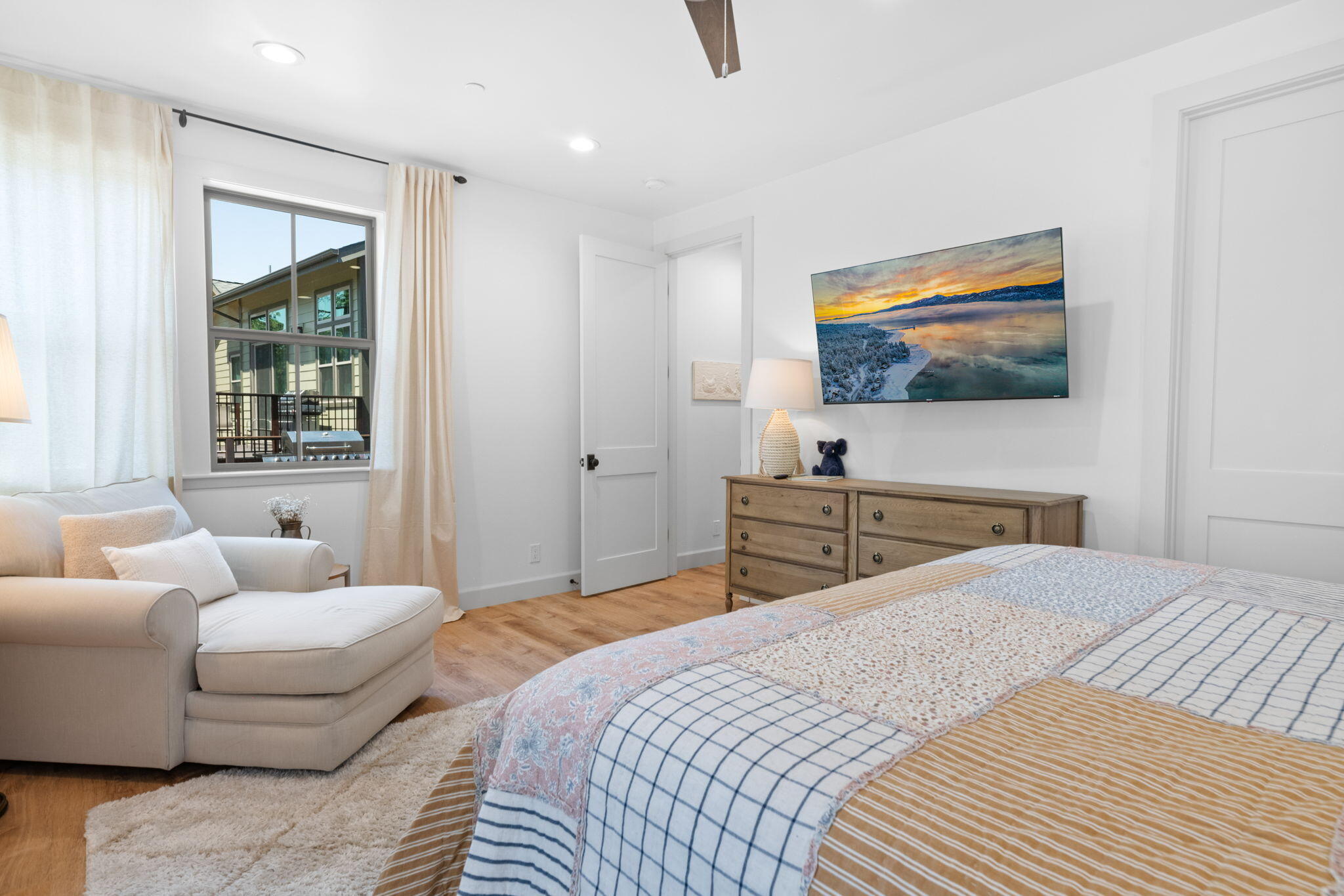 826 Pine Meadow Ct, Big Bear Lake, CA, 92315, USA, 4 Bedrooms Bedrooms, ,4 BathroomsBathrooms,Residential,Active,826 Pine Meadow Ct,219131044