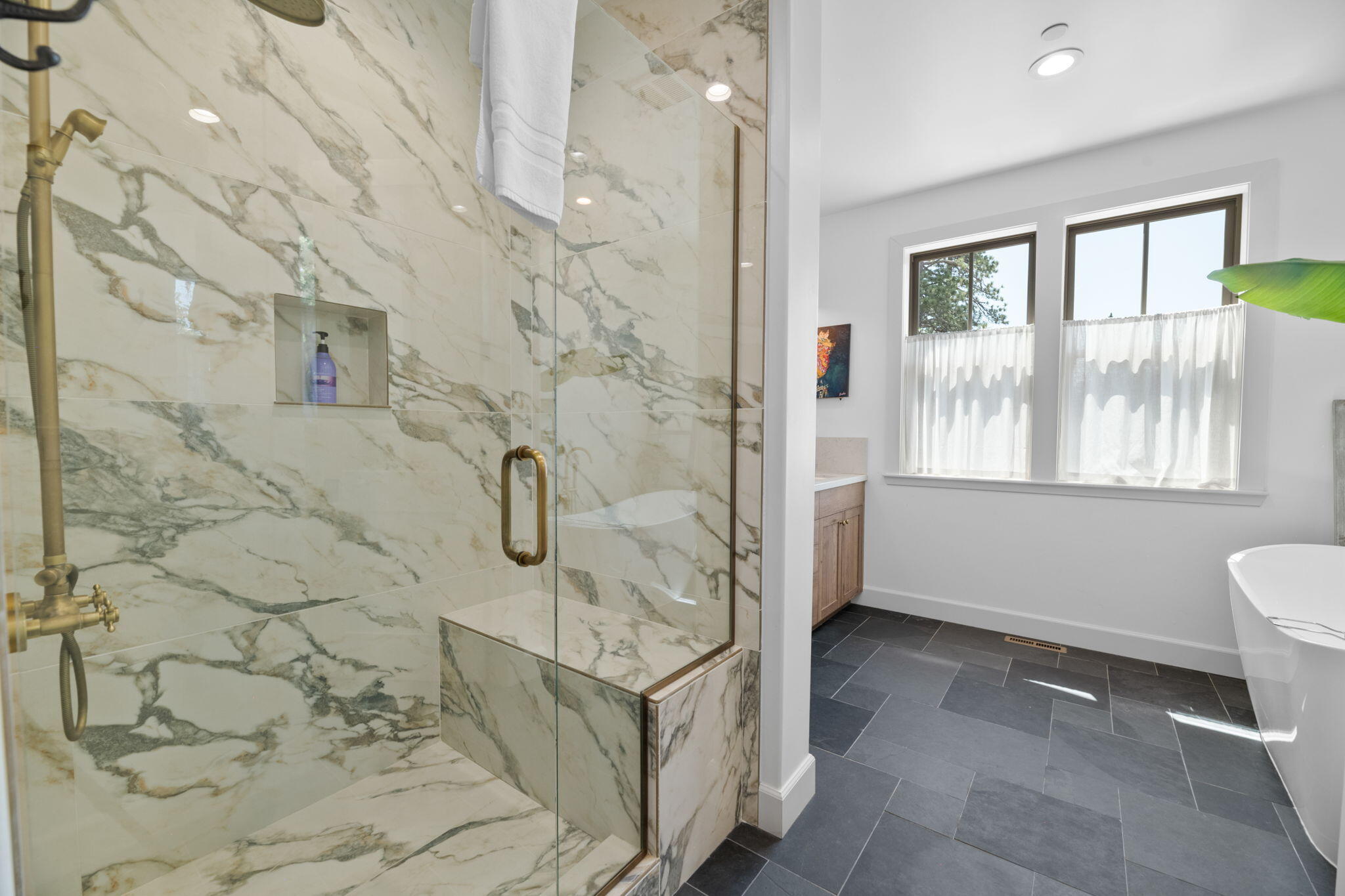 826 Pine Meadow Ct, Big Bear Lake, CA, 92315, USA, 4 Bedrooms Bedrooms, ,4 BathroomsBathrooms,Residential,Active,826 Pine Meadow Ct,219131044