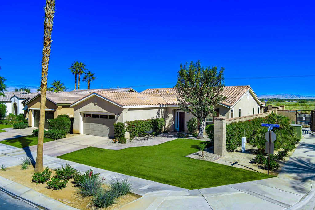 Photo of 60328 Desert Shadows Drive, La Quinta, CA 92253 (MLS # 219144076)