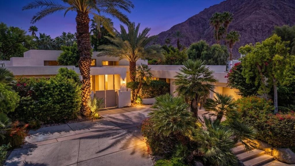 Photo of 77181 Calle Flora, La Quinta, CA 92253 (MLS # 219146666)