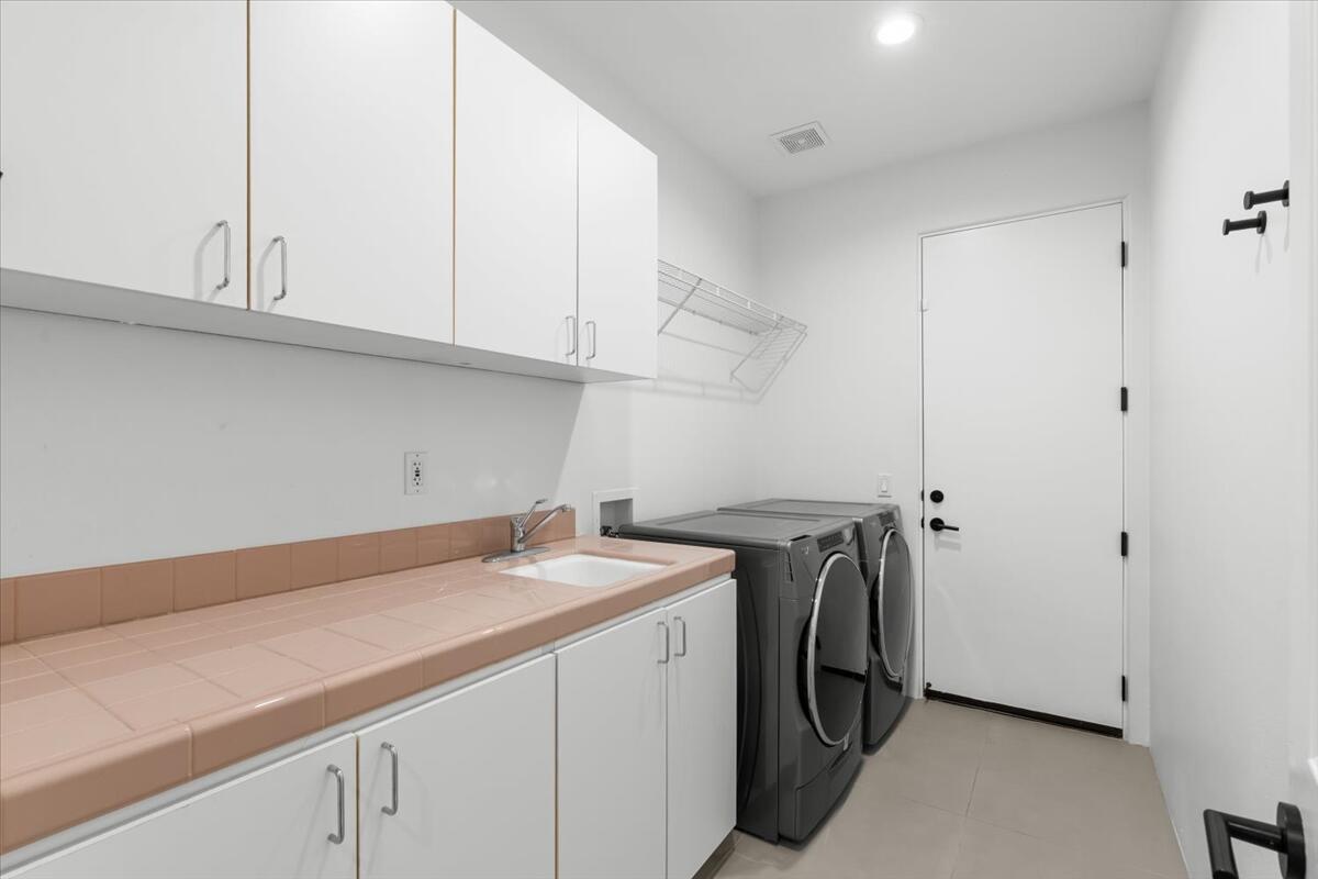 La Quinta, California 92253, United States, 3 Bedrooms Bedrooms, ,3 BathroomsBathrooms,Residential,Active,242751