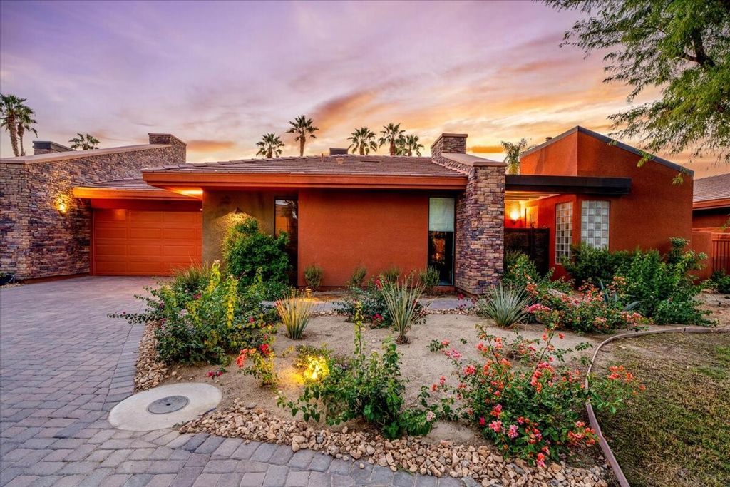 Photo of 50325 Via Amante, La Quinta, CA 92253 (MLS # 219136571)