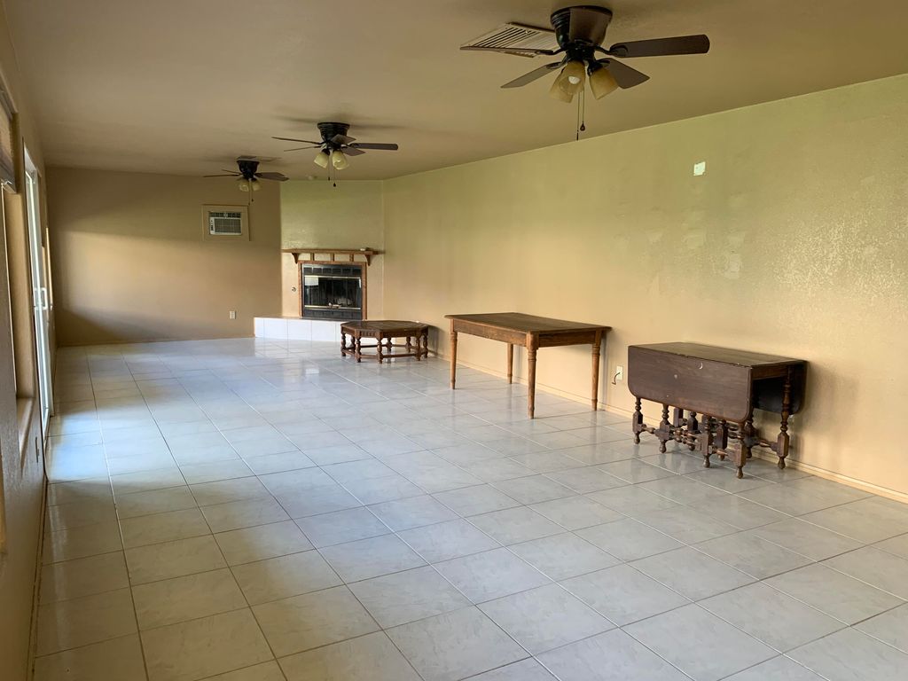 listing image 10992316390605