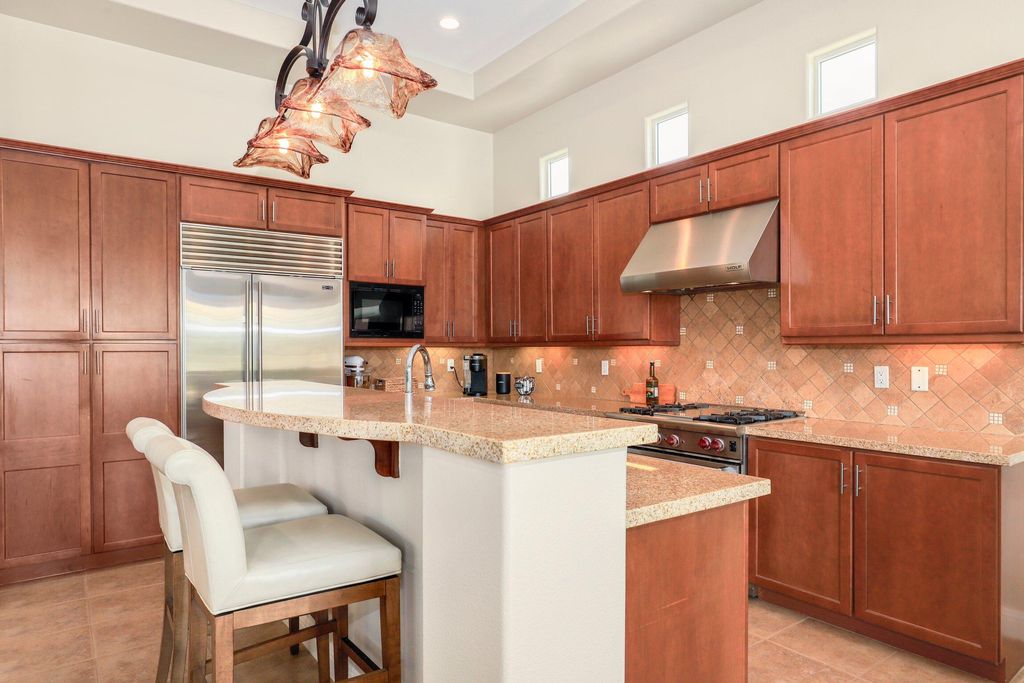 listing image 10994520652038949418