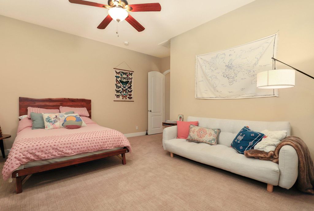 listing image 10999050247473605055